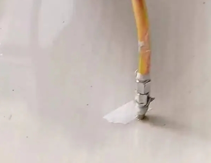 营口市瓷砖空鼓维修公司专业解答在瓷砖铺贴过程中，如果使用的砂料过粗（如全部使用了粗砂），可能会导致以下问题